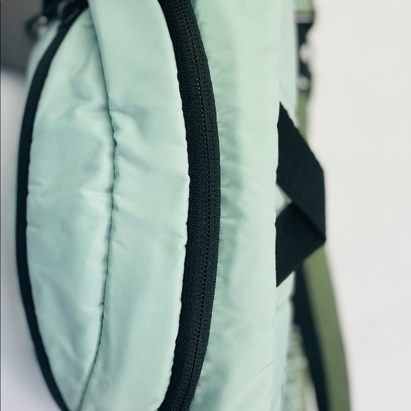 Adidas Core Waist Pack Sport Pouch bag Green/Black - Picture 3 of 10